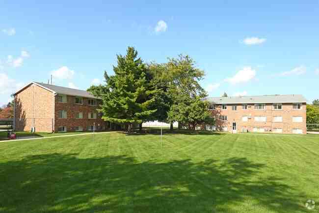 Holt South Square - Photo 4 of 48