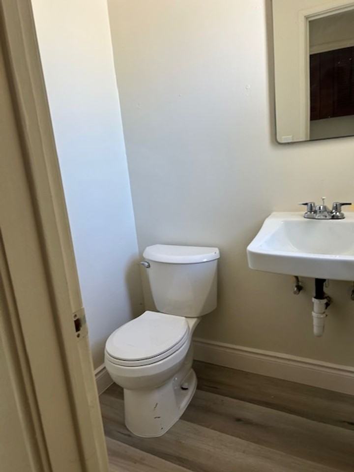 4436 N Van Dyke Ave - Photo 2 of 24