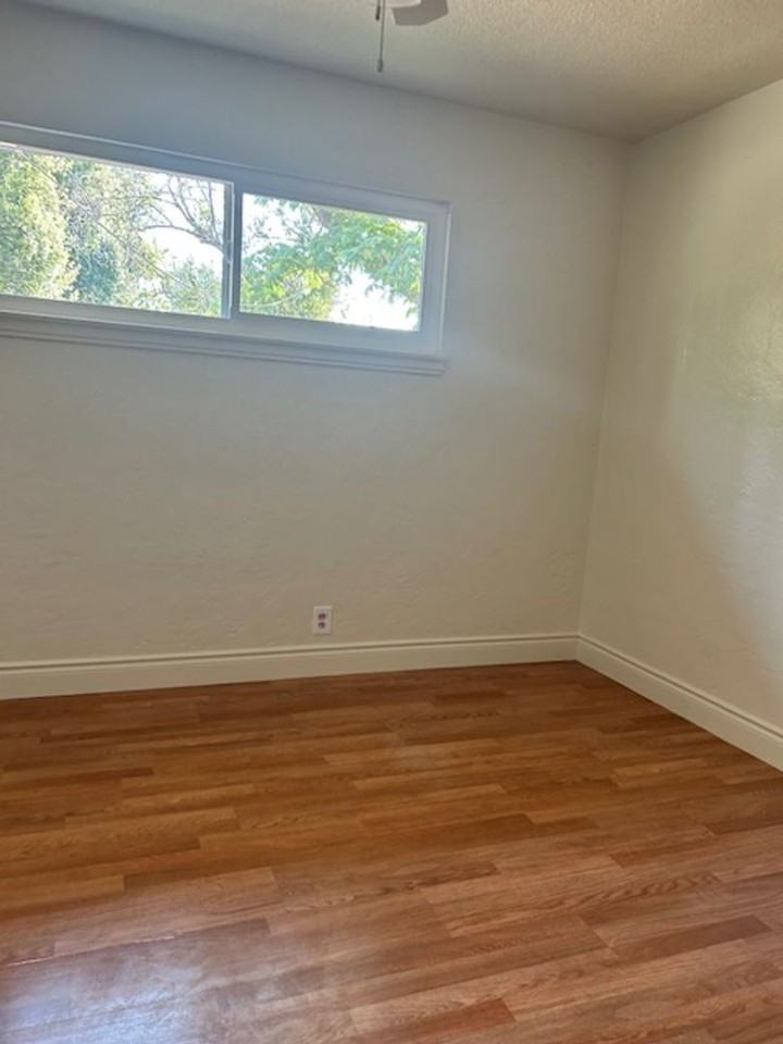 4436 N Van Dyke Ave - Photo 6 of 24