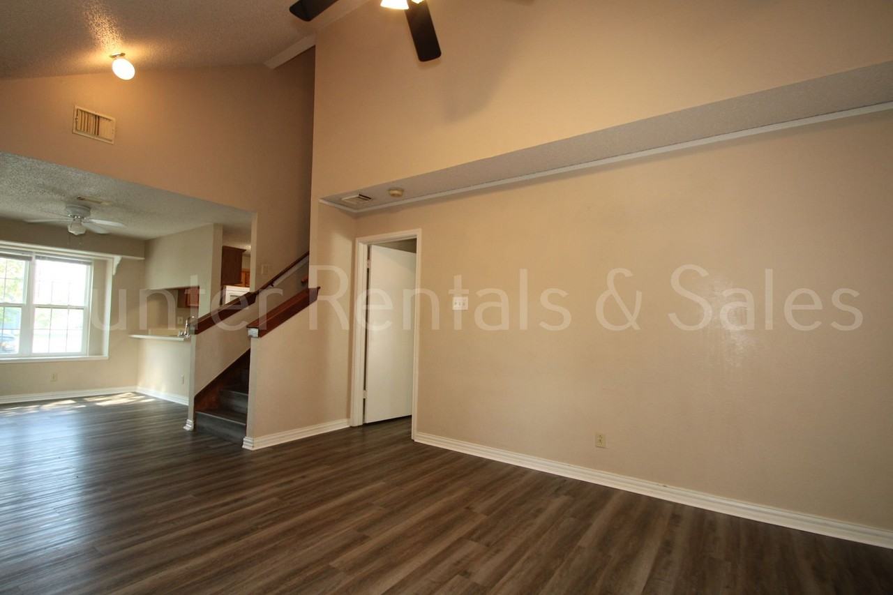 2205 Armadillo Dr - Photo 5 of 31