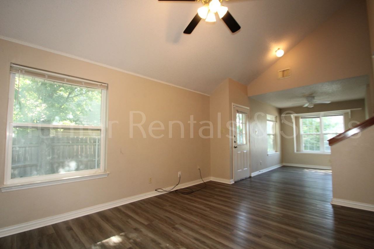 2205 Armadillo Dr - Photo 6 of 31