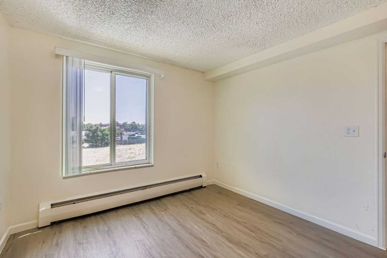 Casa Serena Apartments - Photo 5 of 9