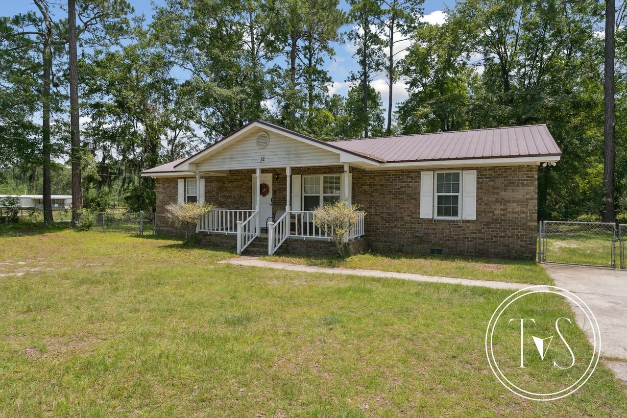 32 Gregory Ct - Photo 5 of 45