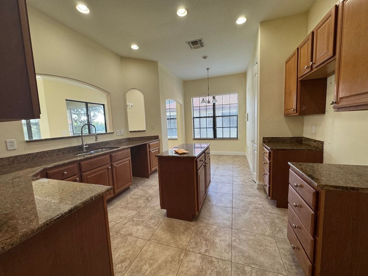 1292 Verde Dr #4 - Photo 3 of 22