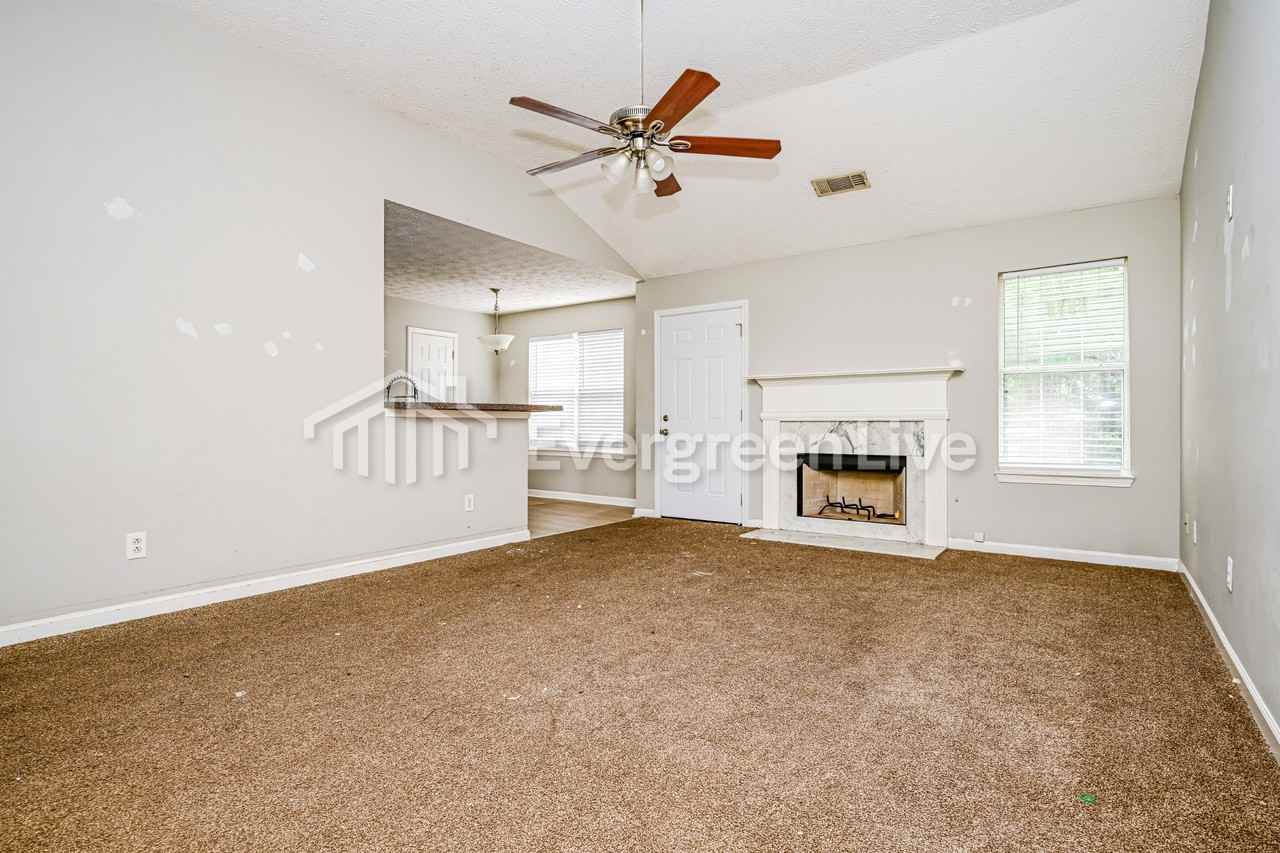 100 Cody Dr - Photo 2 of 15