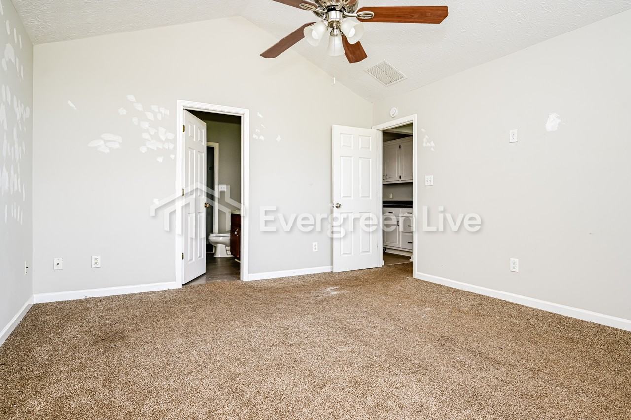 100 Cody Dr - Photo 7 of 15