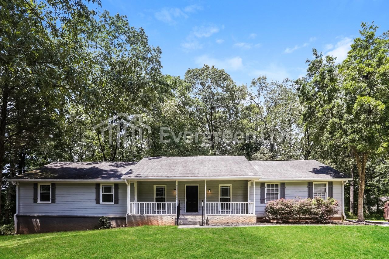 3631 Pennington Dr Se - Photo 2 of 16