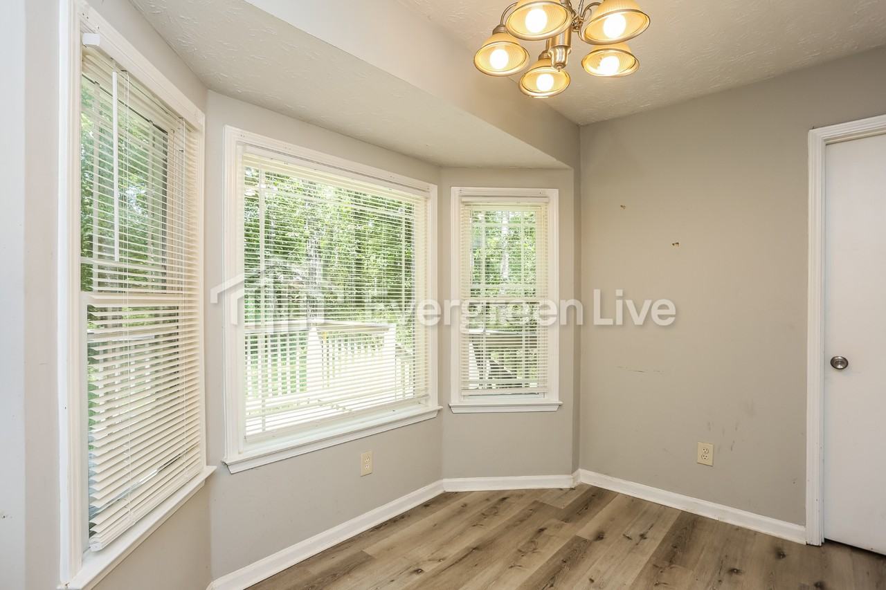 3631 Pennington Dr Se - Photo 6 of 16