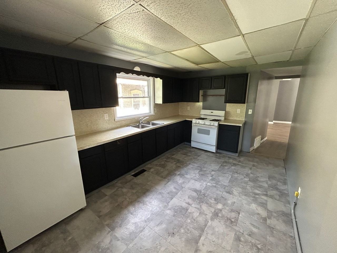 224 7th St - Photo 2 of 6