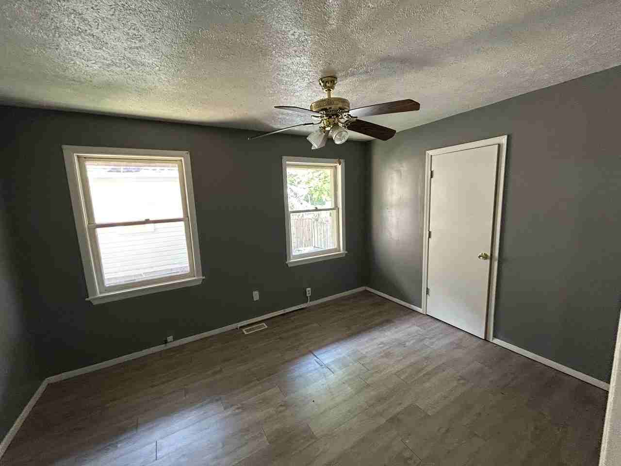 224 7th St - Photo 3 of 6