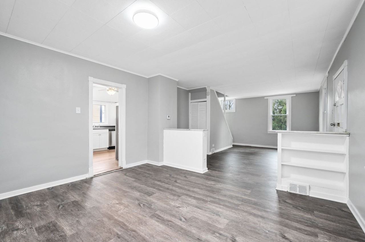 230 N Balph Ave - Photo 2 of 27