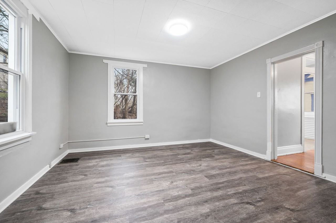 230 N Balph Ave - Photo 5 of 27