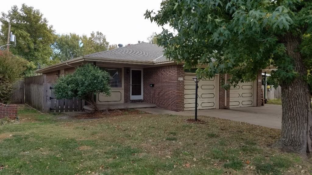 1232 N Edwards Ave - Photo 2 of 33