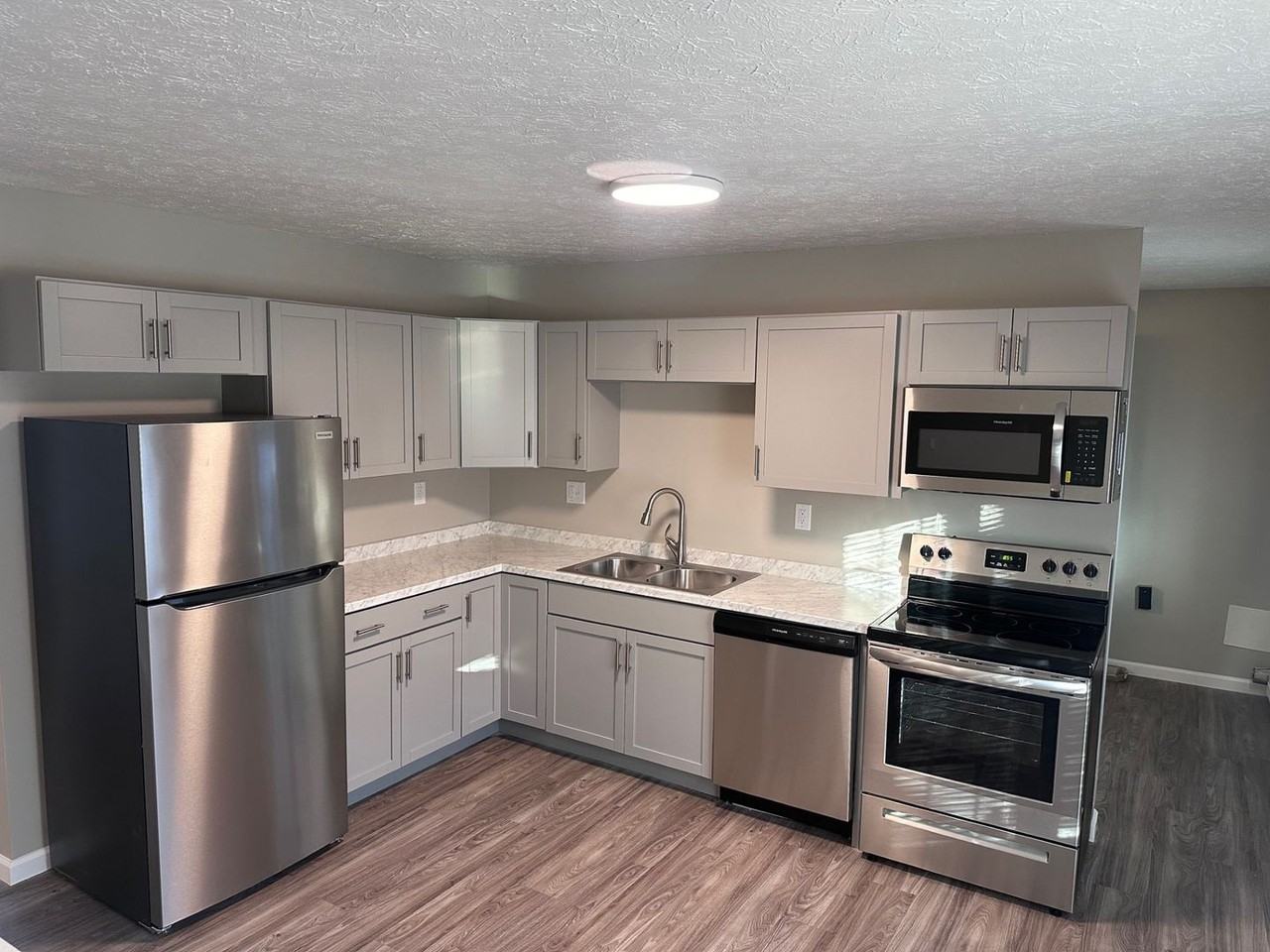 706 Shakamak Ct - Photo 5 of 7