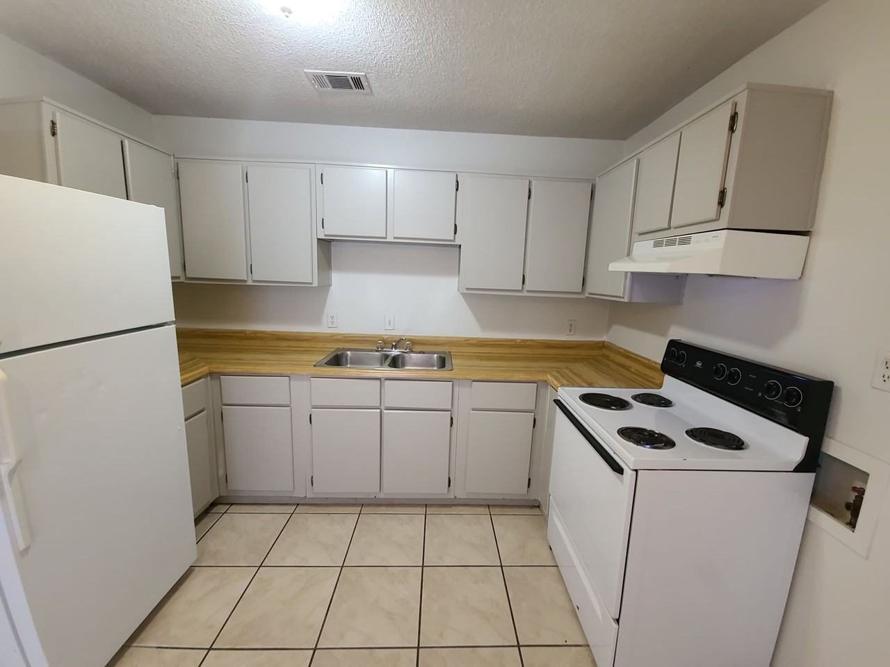 6188 Wooded Way #A - Photo 5 of 12