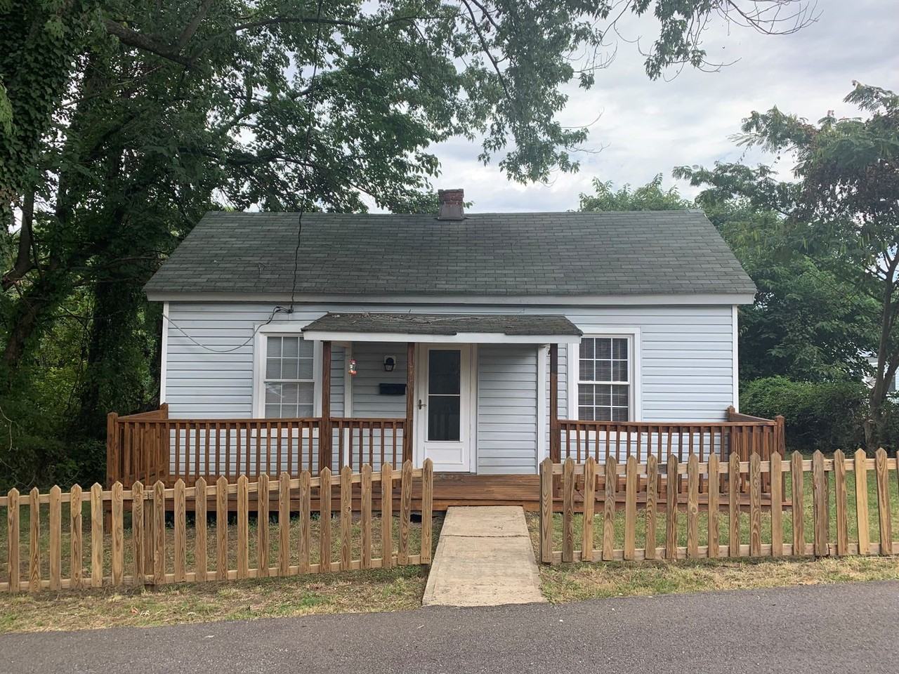 2421 Otey St - Photo 2 of 10