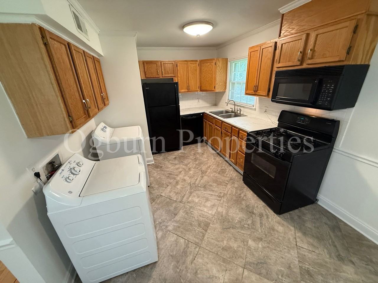 4136 Sunflower Cir - Photo 5 of 12