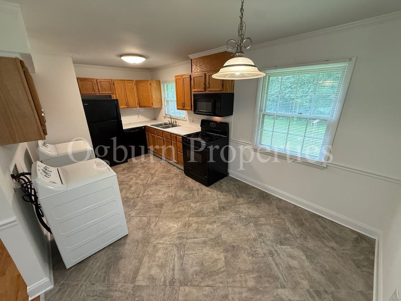 4136 Sunflower Cir - Photo 6 of 12