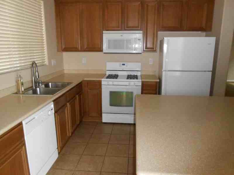 10019 Hollis Mountain Ave - Photo 2 of 20