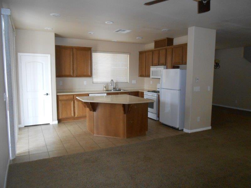 10019 Hollis Mountain Ave - Photo 3 of 20