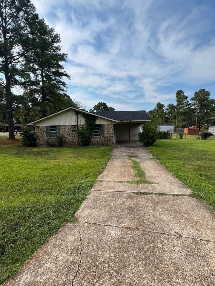 1208 N Pines Dr - Photo 3 of 11