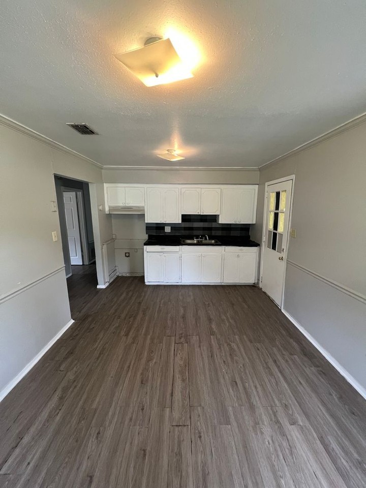 1208 N Pines Dr - Photo 4 of 11