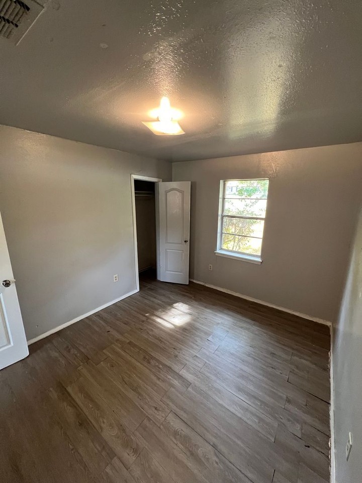 1208 N Pines Dr - Photo 7 of 11