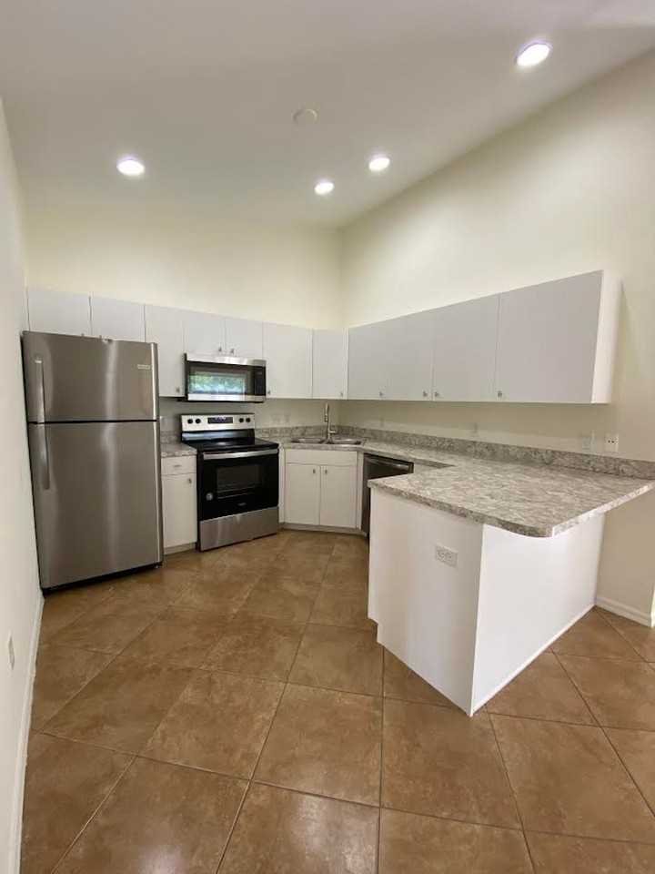 17479 Ellie Dr - Photo 3 of 8