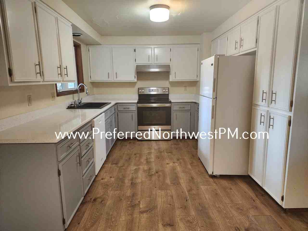 3725 Keeler Ave - Photo 4 of 16