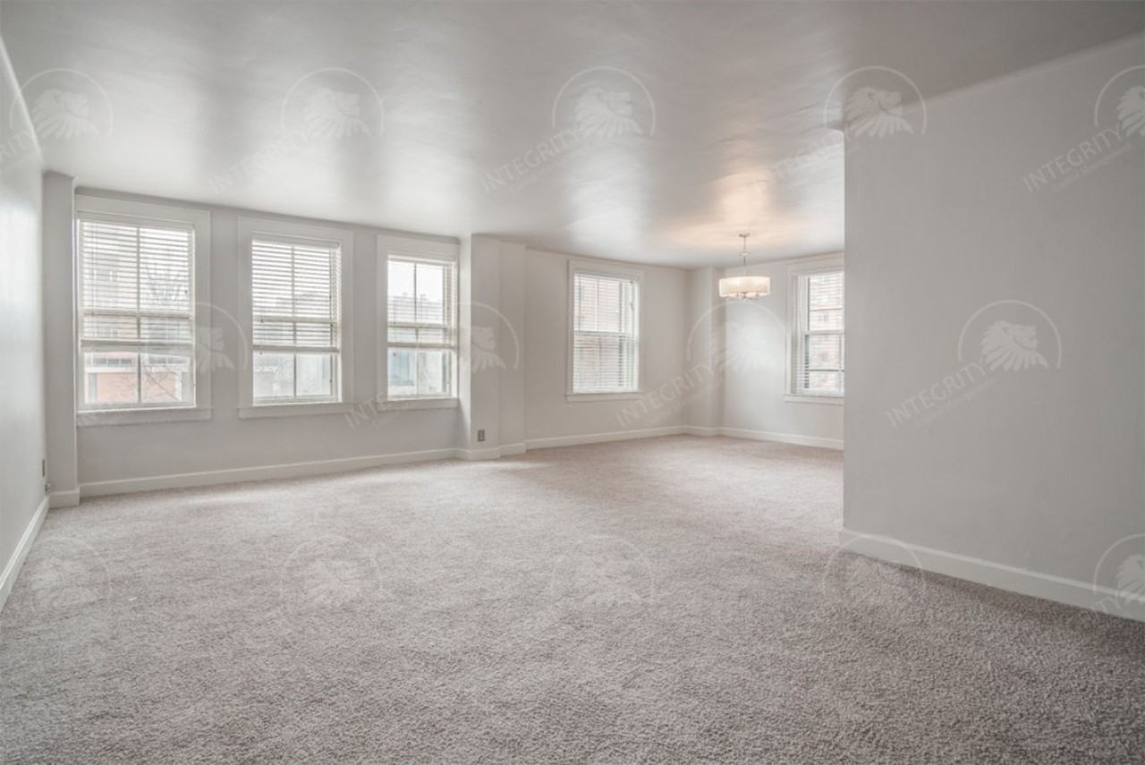 229 Ward Pkwy - Photo 3 of 50