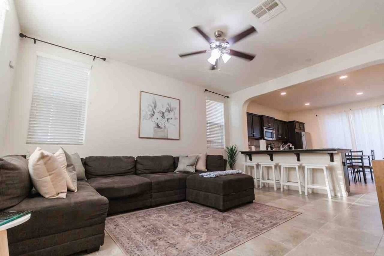 1289 Aristocracy Way - Photo 2 of 14