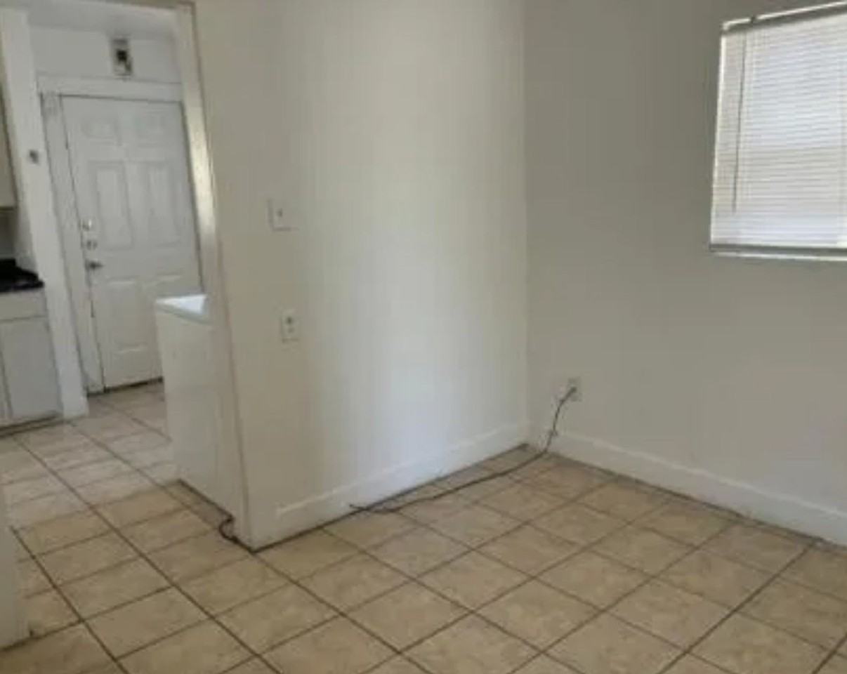 1803 49th Street - Photo 3 of 7