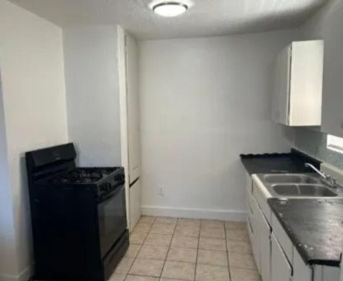 1803 49th Street - Photo 4 of 7