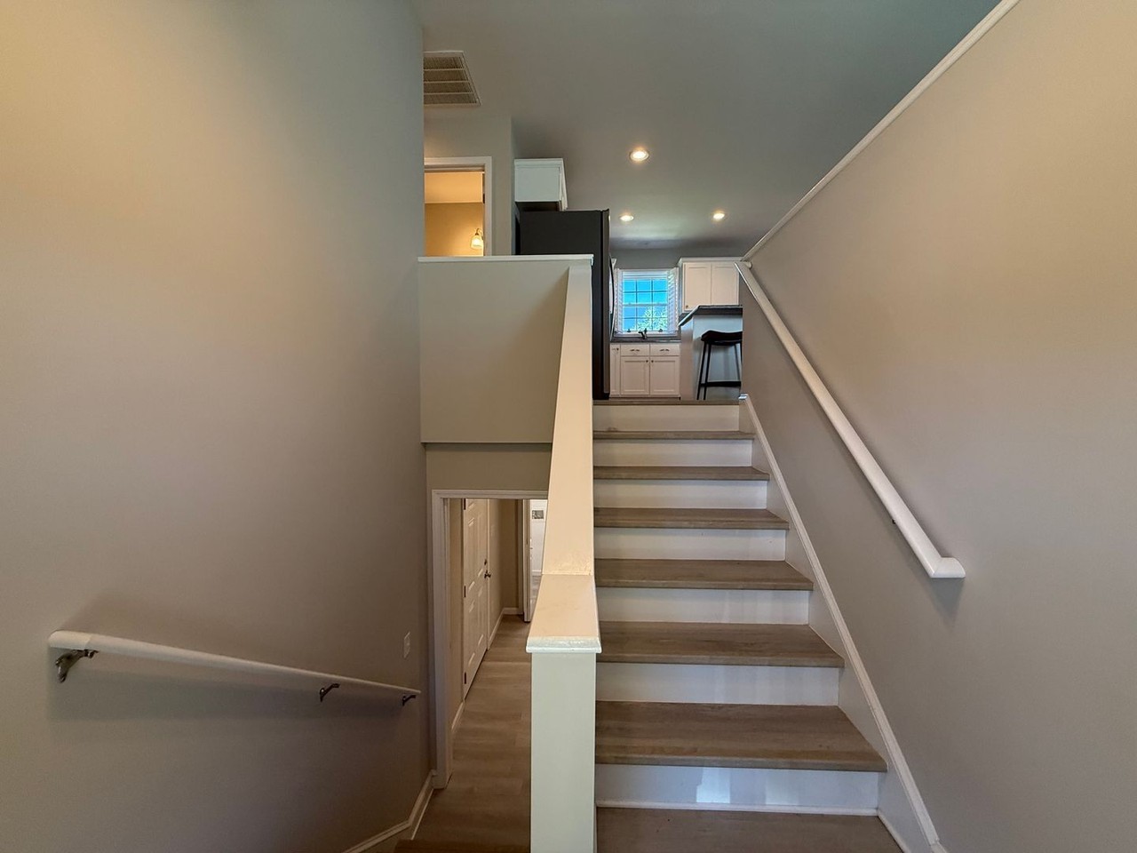 3215 24th St Ne - Photo 4 of 35
