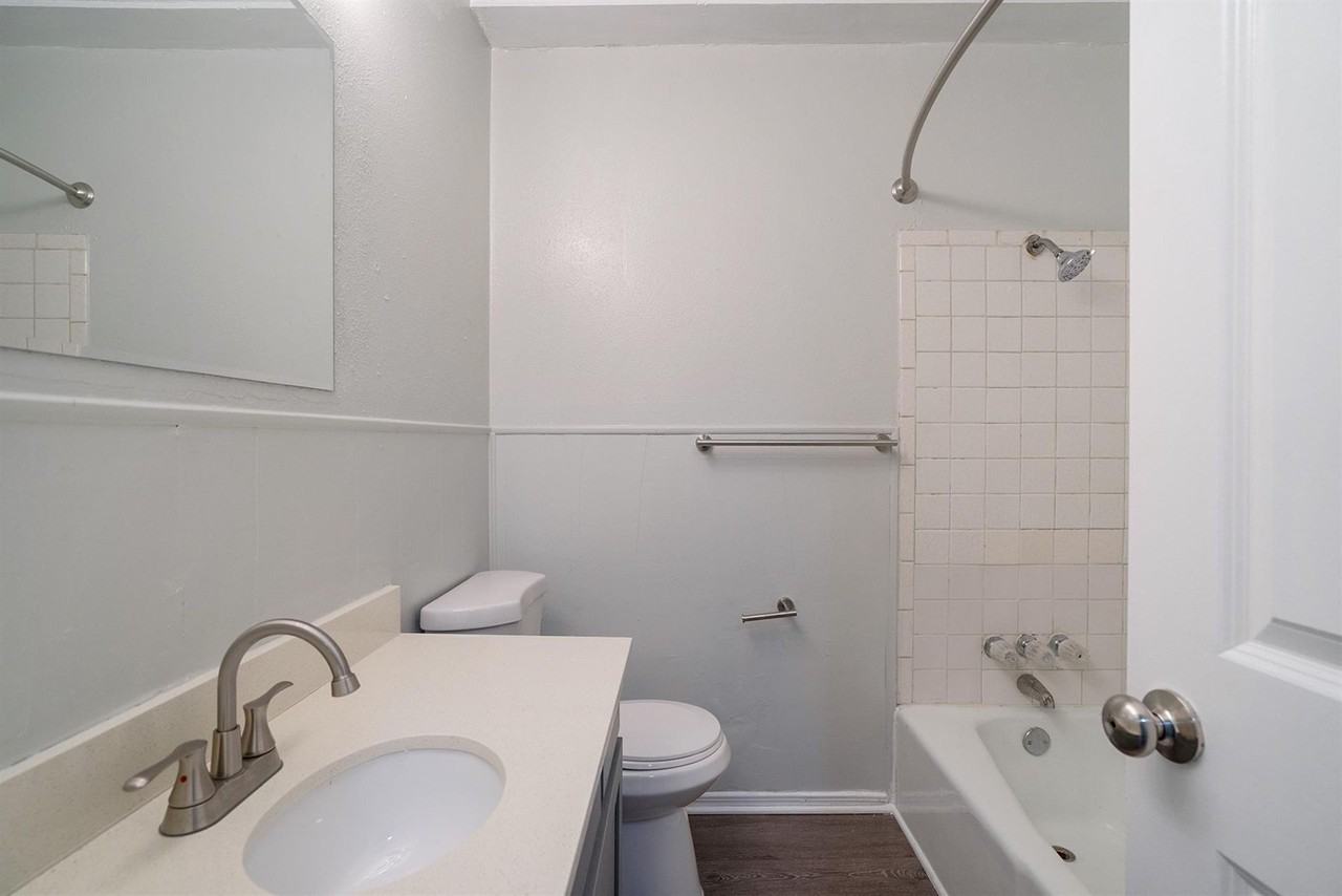 Rose Street - Photo 2 of 10