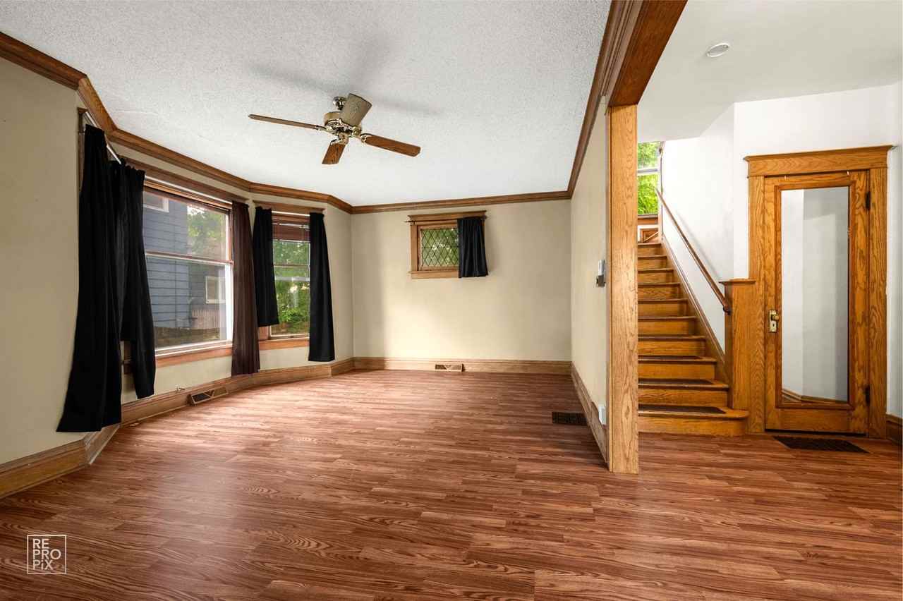 534 Palace St - Photo 2 of 12