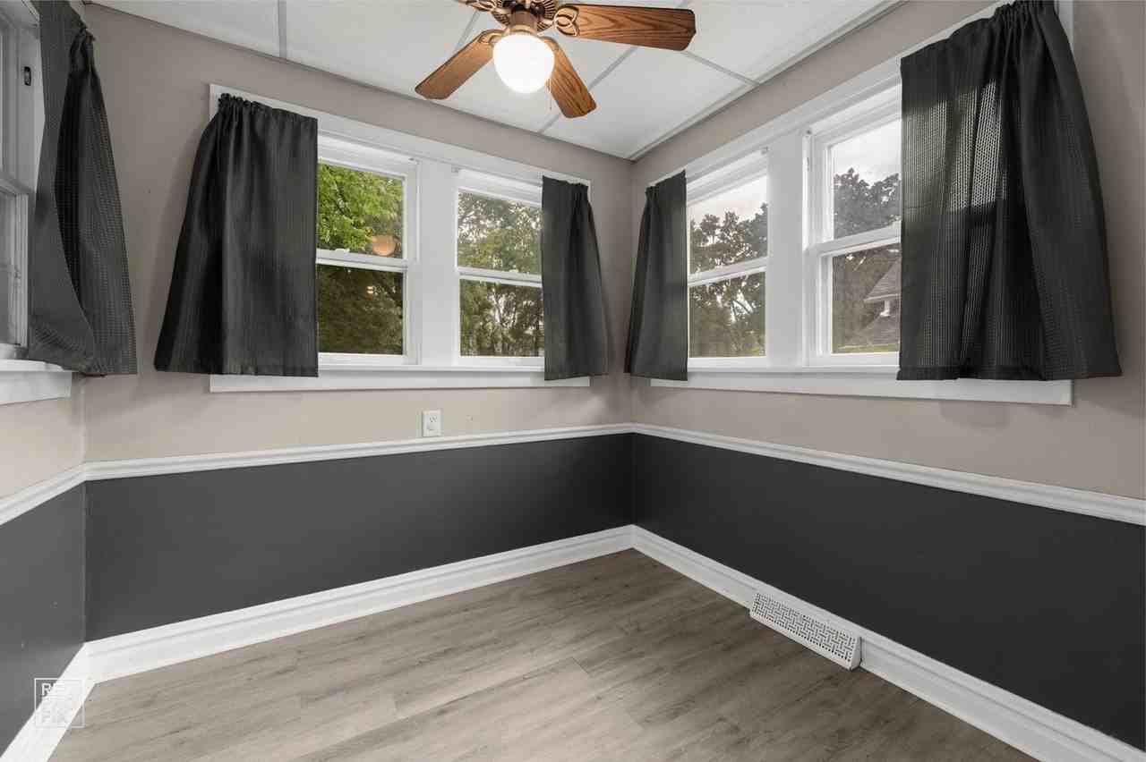 534 Palace St - Photo 5 of 12