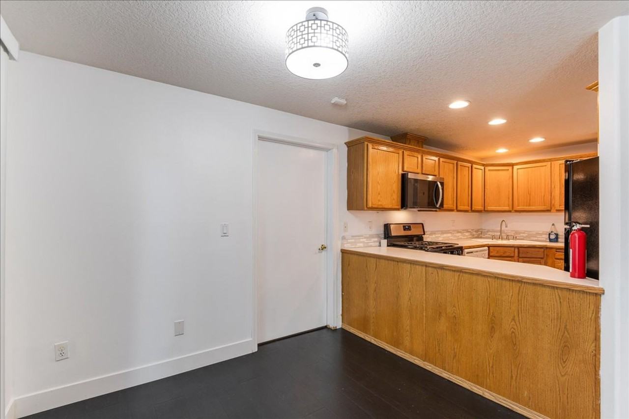 5606 Ne 89th Ave - Photo 3 of 32