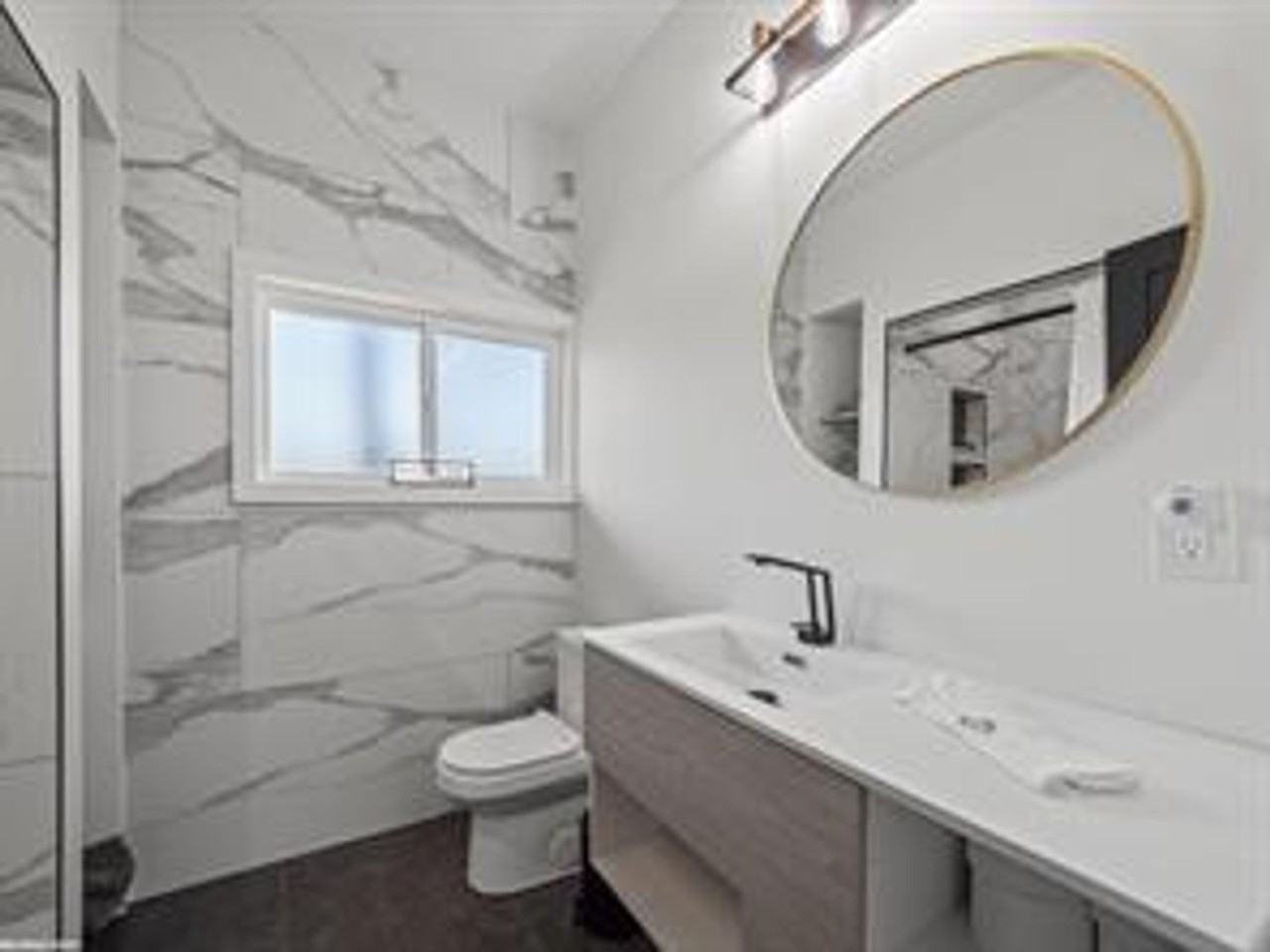 37645 Lakeville St - Photo 4 of 8