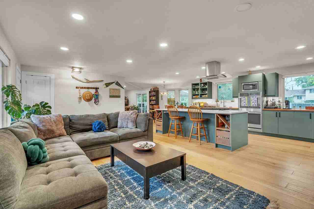 3163 S Boston Ct - Photo 5 of 17