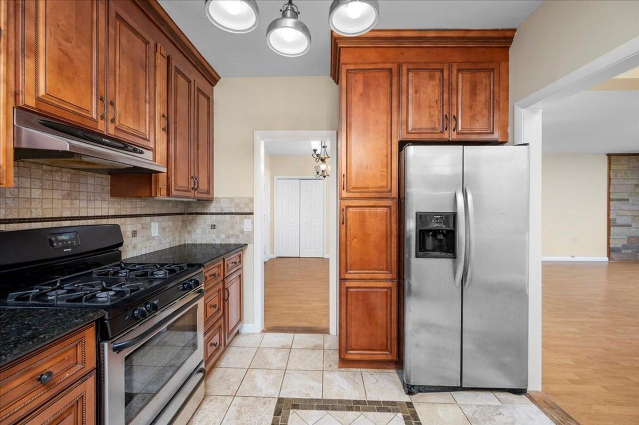 79 Choate Ln - Photo 3 of 34