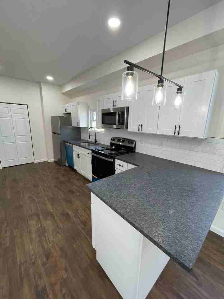 180 E Morrill Ave - Photo 5 of 19