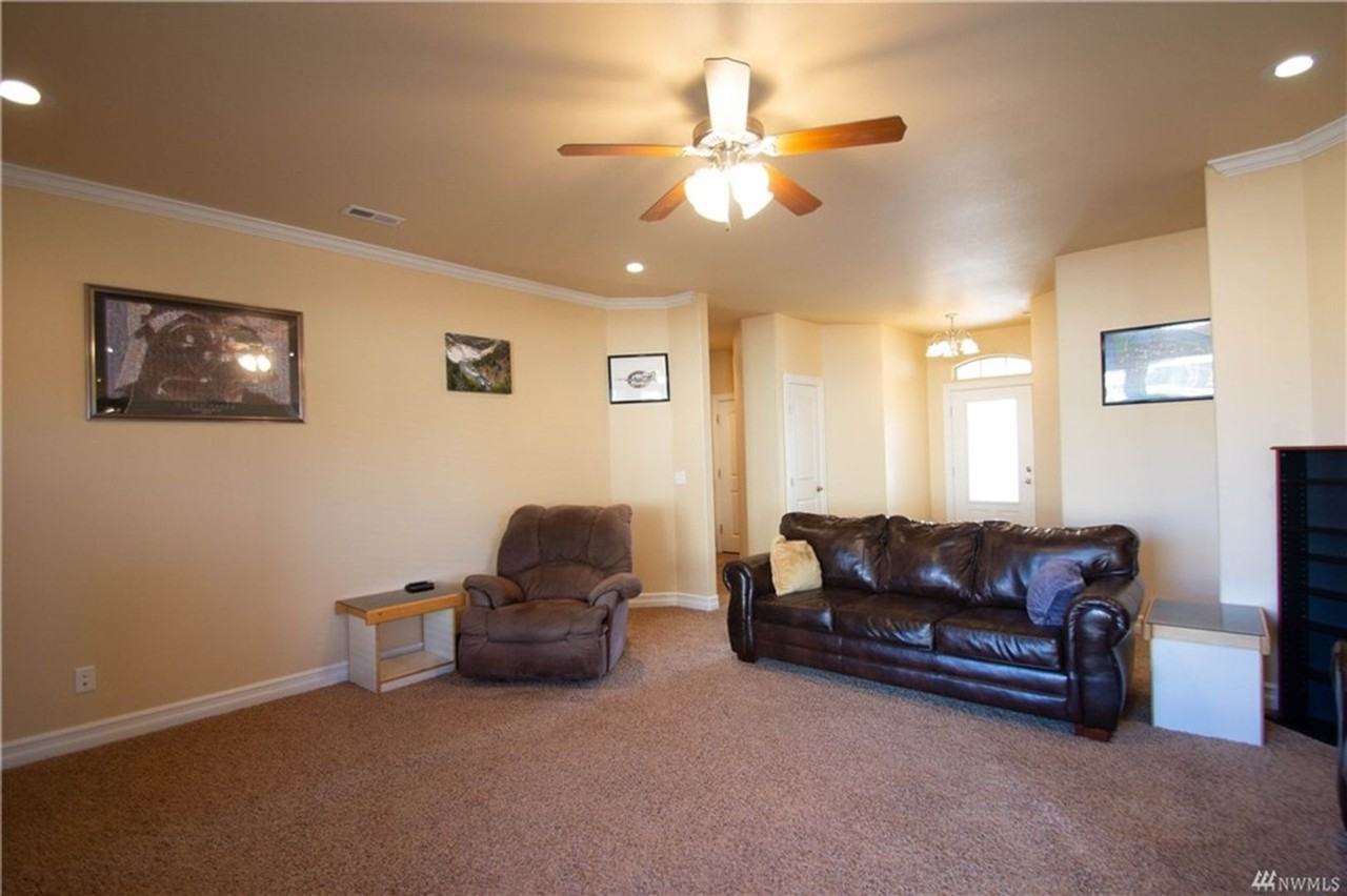 523 N Paxson Dr - Photo 5 of 21