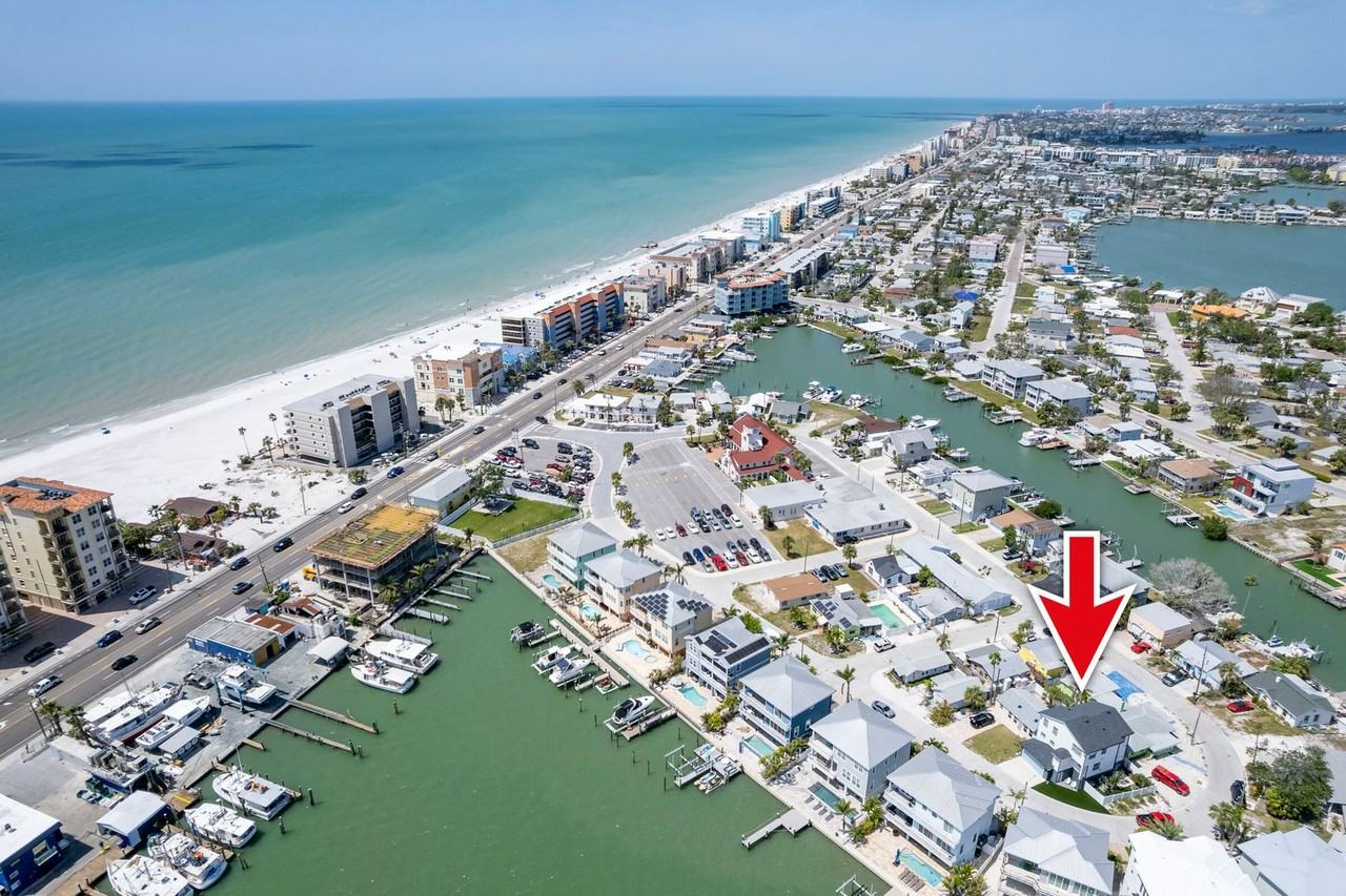 429 137th Avenue Cir - Photo 4 of 40