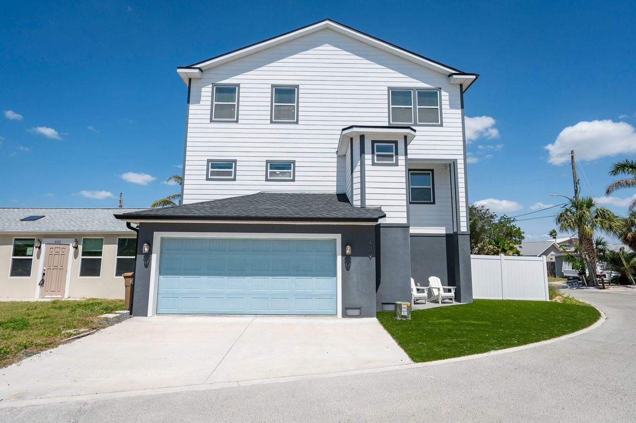 429 137th Avenue Cir - Photo 6 of 40