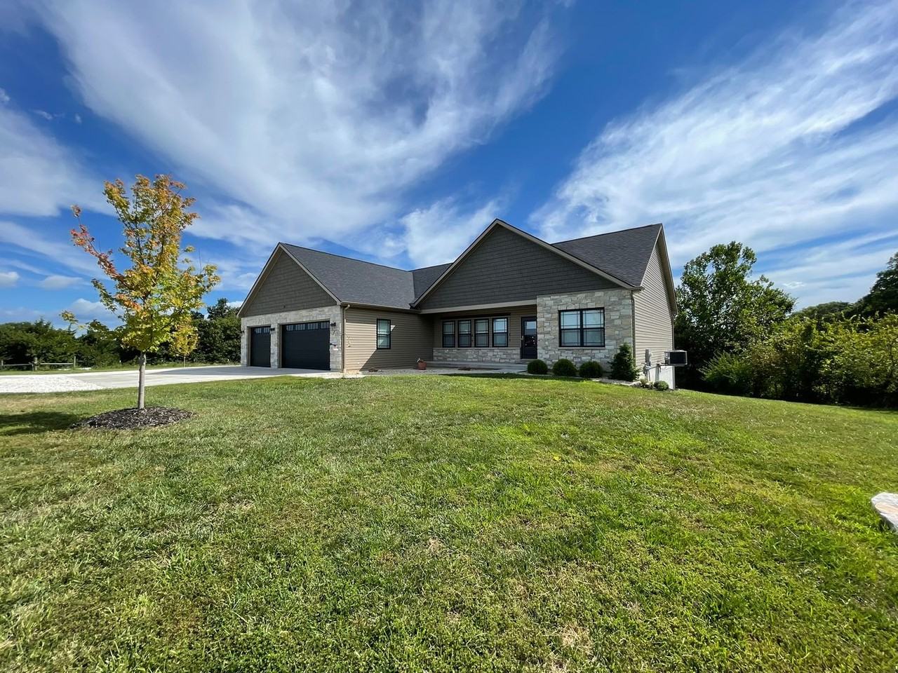 25 Gregory Michael Ln - Photo 3 of 28