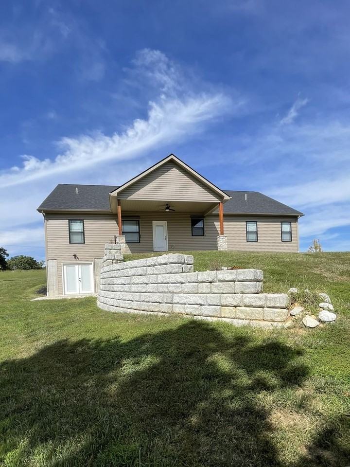 25 Gregory Michael Ln - Photo 4 of 28