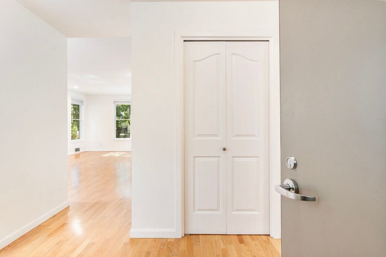 205 S Montgomery St #202 - Photo 2 of 36