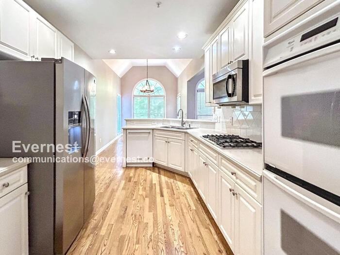 1189 Parkview Ln Nw - Photo 3 of 35