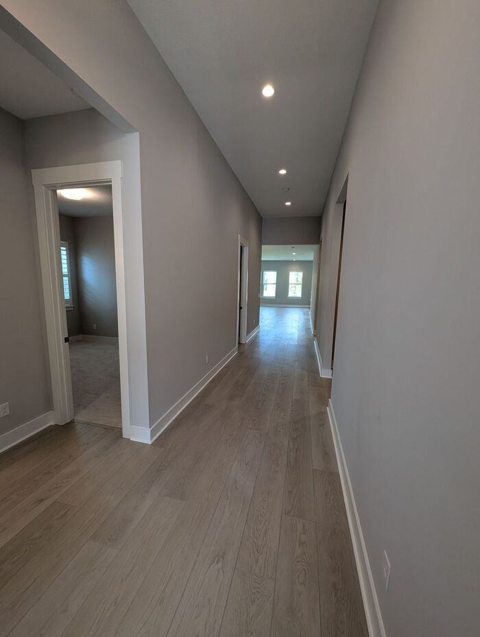 110 Oak Park Dr - Photo 2 of 20